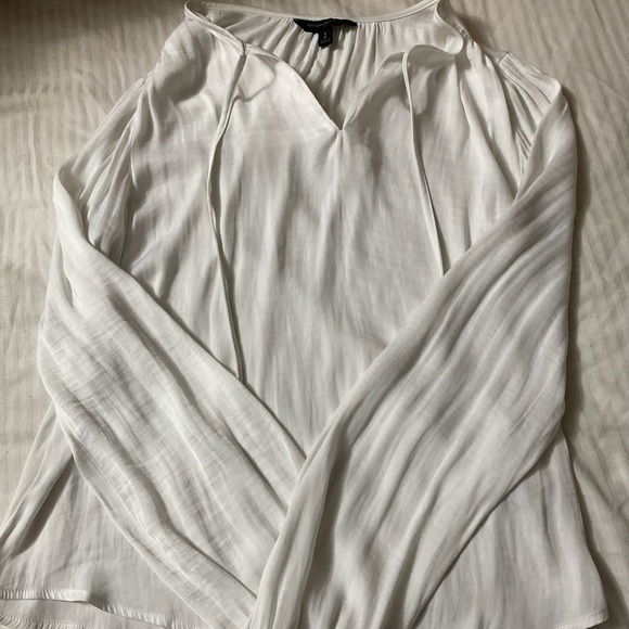 Never Worn Banana Republic Flowy Shirt - Picture 3 of 3